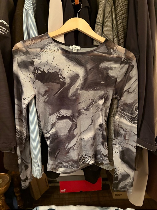 Reitmans Tops - Reitmans Marble-Print Long Sleeve Top - Black & Gray